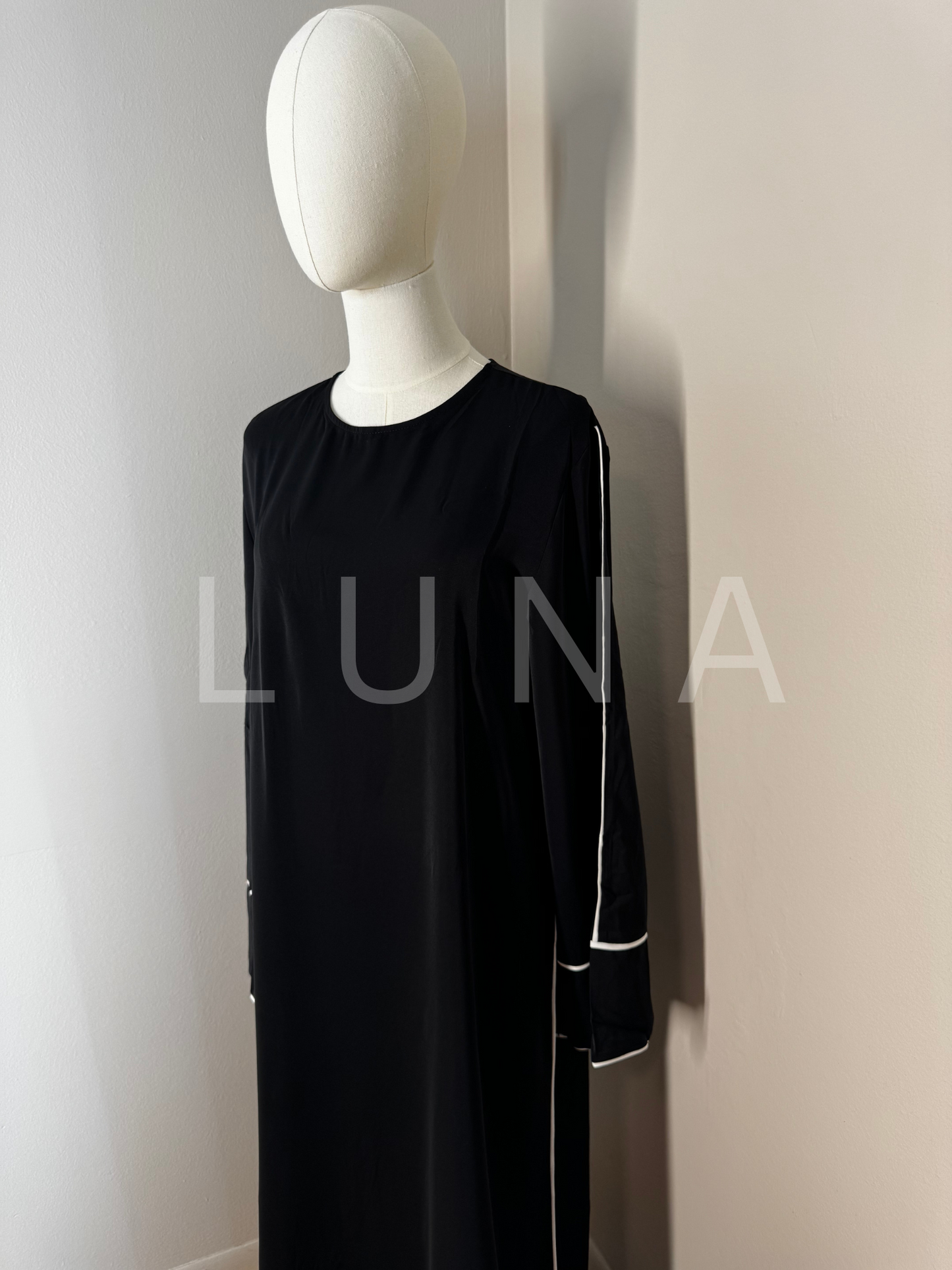 BELTED ABAYA NUR - BLACK