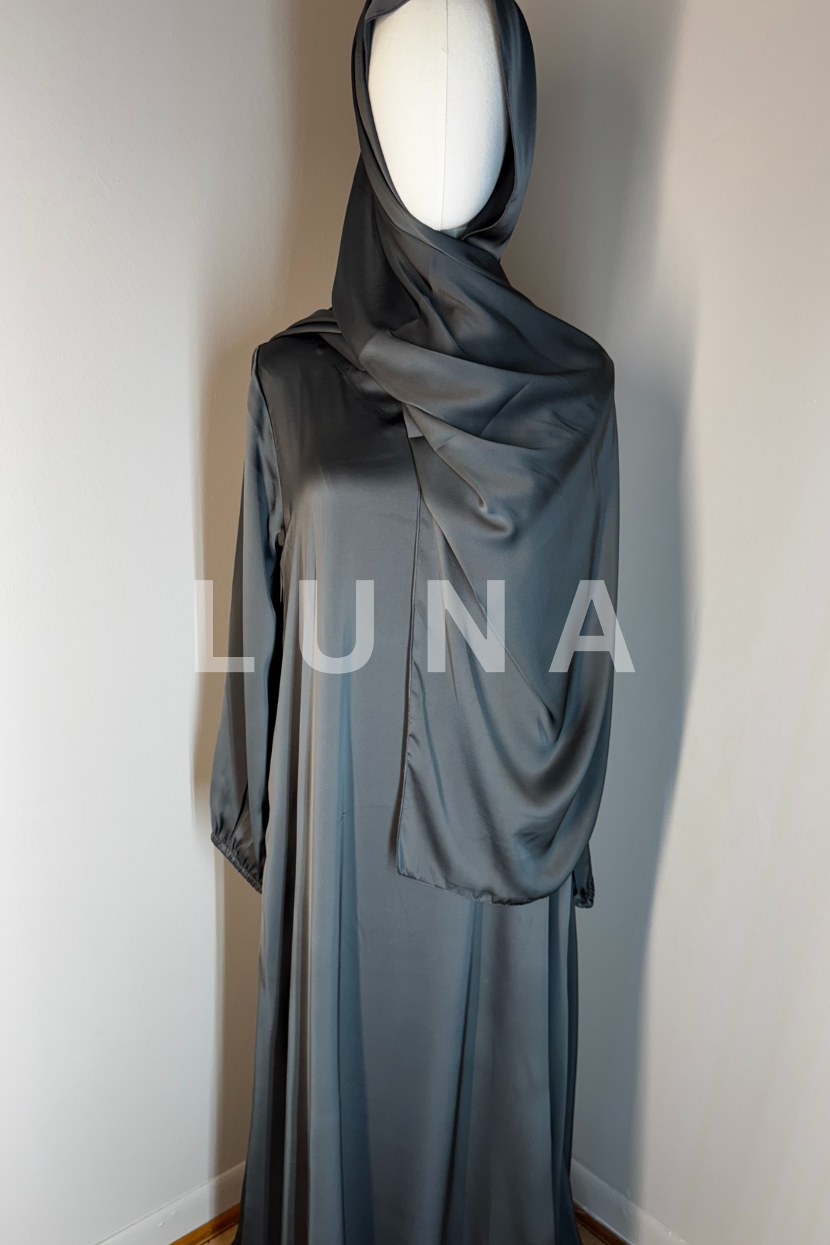 DRESS MARIAM INTEGRATED SCARF - GRAY